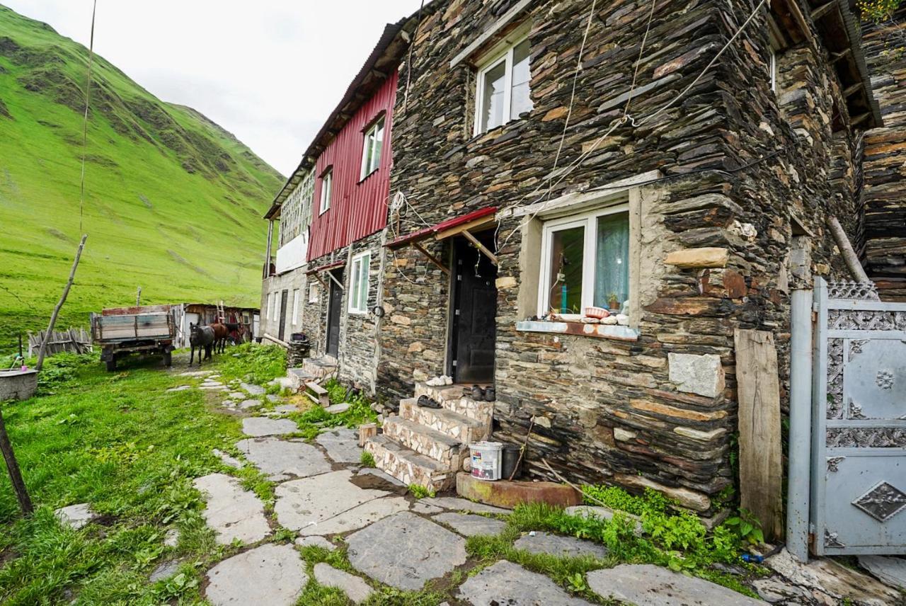 Bori'S Guesthouse Ushguli Dış mekan fotoğraf
